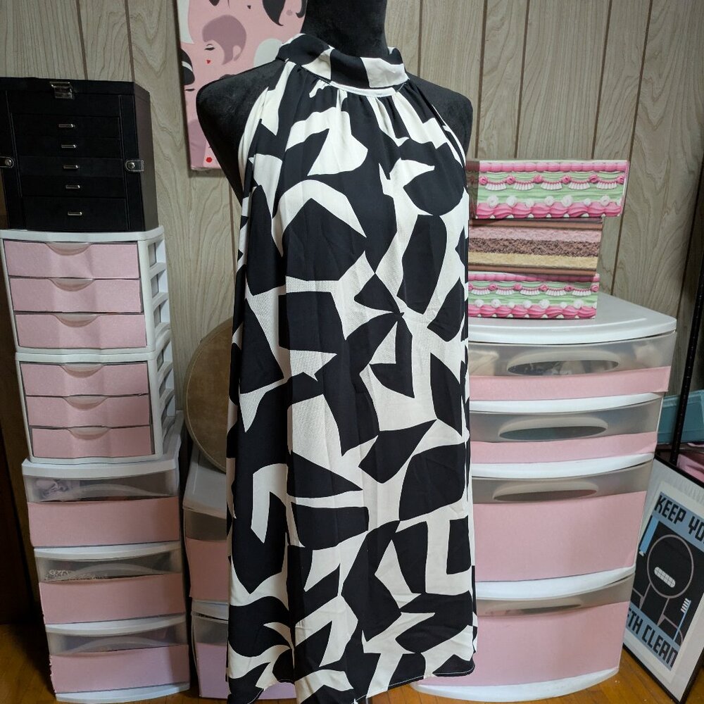 Artsy Tie-neck Swing Dress